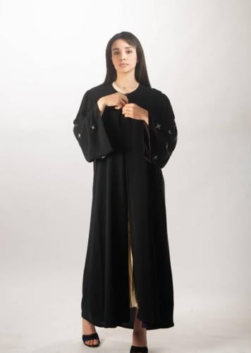 عباية بيج واسود ناعمة من لاميه – قماش ياباني بتطري...