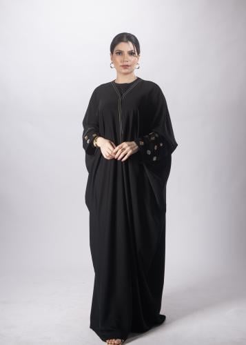 عباية "المجد" السوداء من "لاميه" – بتصميم القيطان...