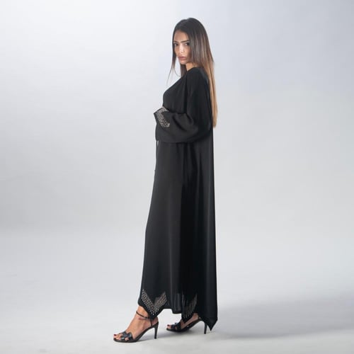 عباية لاميه تالقي - قماش كوري فاخر اسود مطرز