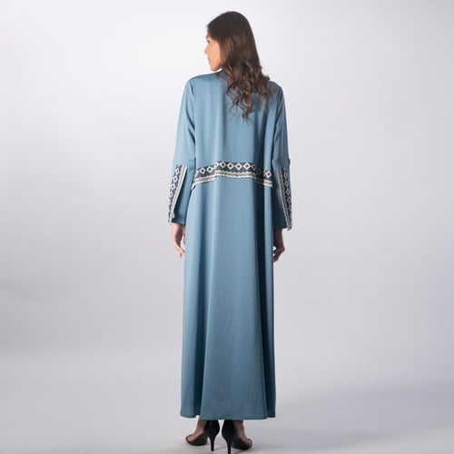 عباية لاميه اورا - عباية أنيقة بتصميم مميز للاستخد...