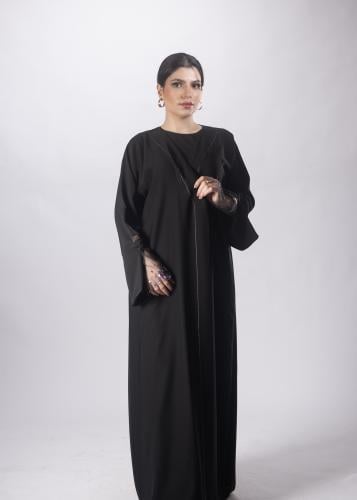 عباية "تاج النور" من "لاميه" – بتطريز ذهبي ملكي