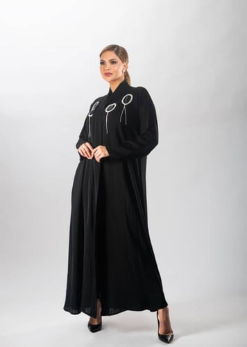 عباية سوداء فاخرة من لاميه – قماش ياباني بتطريز "ا...