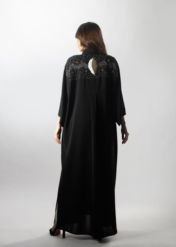 عباية سوداء فاخرة من لاميه – قماش ياباني مطرز عالي...