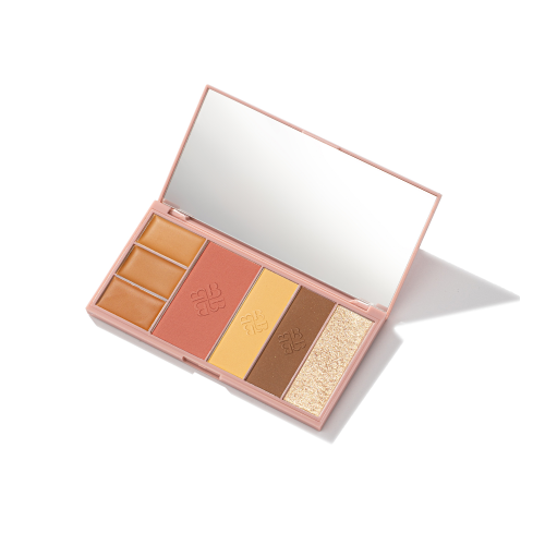The complete contouring makeup palette "Angelique"...