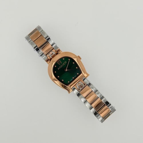 ساعة نسائية فاخرة بتصميم أنيق يأسركِ بجمال التفاصي...