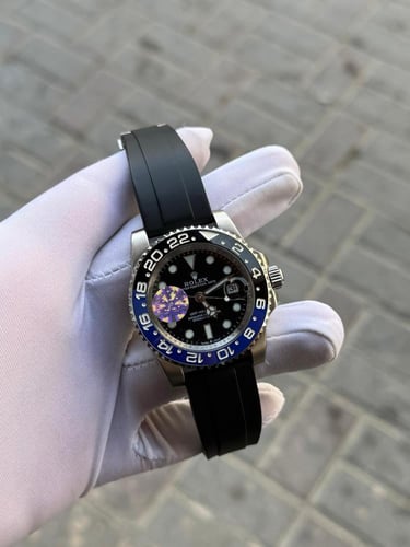 ساعة أنيقة بتصاميم كلاسيكية وعصرية GMT