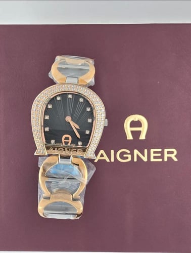 ساعة نسائية فاخرة بتصميم أنيق يأسركِ بجمال التفاصي...