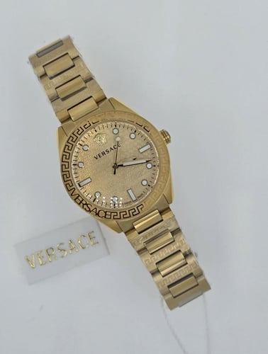 ساعة نسائية فاخرة بتصميم أنيق يأسركِ بجمال التفاصي...