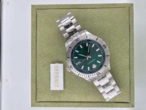 ساعة أنيقة بتصاميم كلاسيكية وعصرية