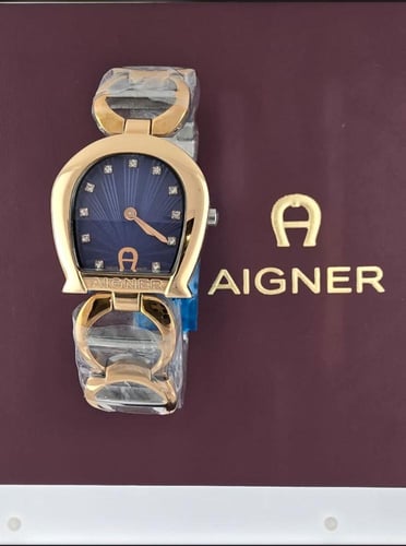 ساعة نسائية فاخرة بتصميم أنيق يأسركِ بجمال التفاصي...