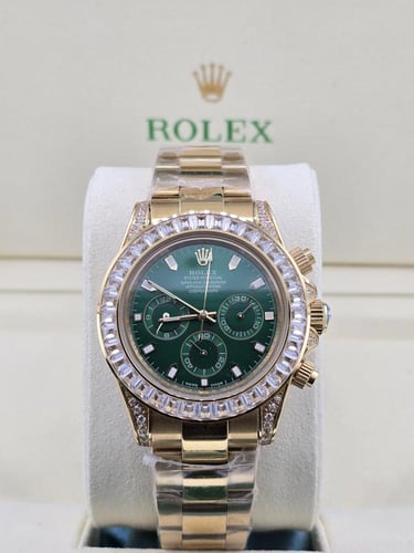 ساعة أنيقة بتصاميم كلاسيكية وعصرية