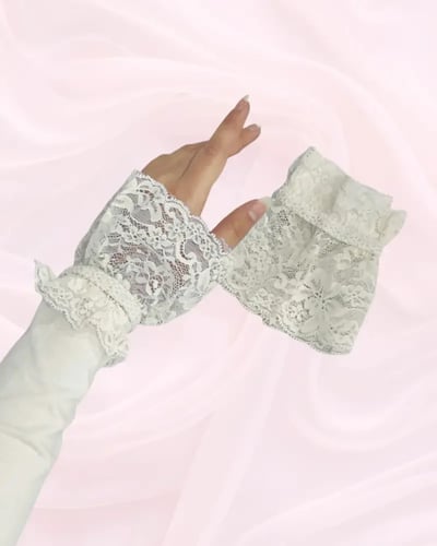 أكمام دانتيل