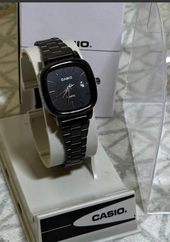 ساعة كاسيوا نسائي اسود