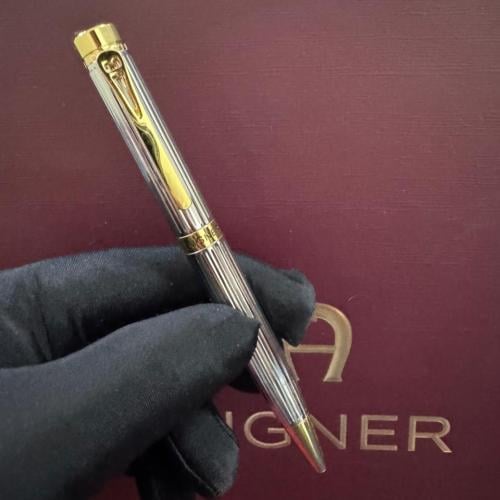 قلم اقنر مقلم فضي مع ذهبي