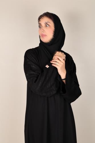عباية سوداء سادة ونقش على الاكمام