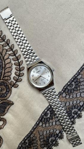 ساعة MTP سير فضي مينا أبيض