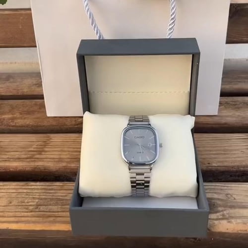 ساعة LTP ستيل رصاصي اللون الداخلي بيج