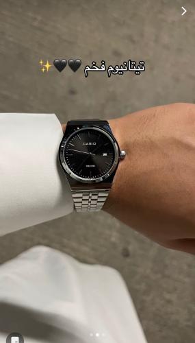 ساعة MTP سير فضي مينا اسود