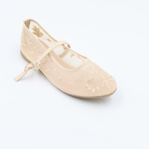 Elegant lace flat