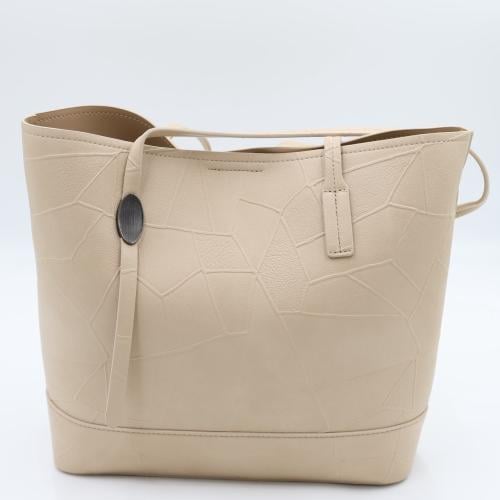 Elegant women's leather bag