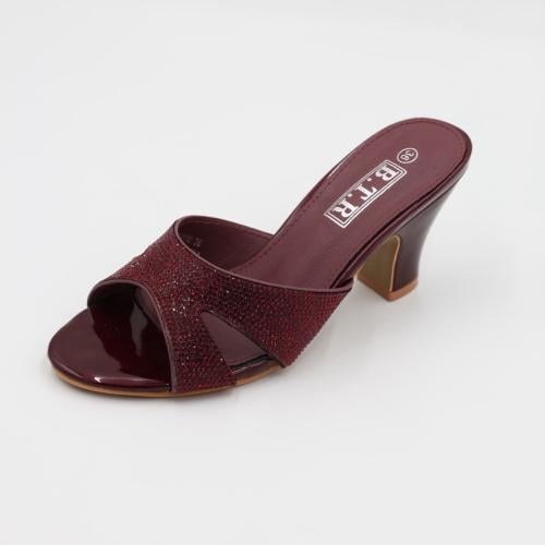Women's heel decorated with stones
