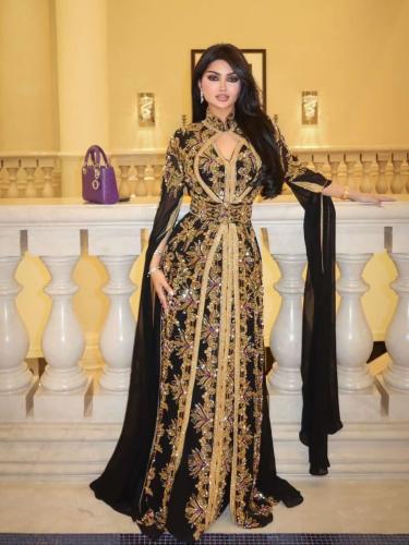 قفطان أسود سلطاني