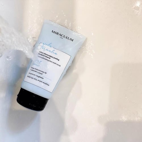 غسول مقشر للوجه بالحبيبات الدقيقة 150 مل - مياه حر...