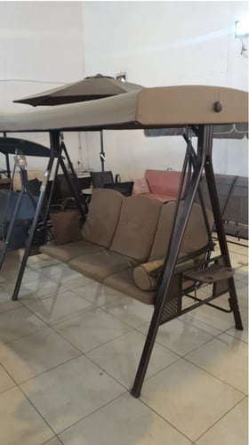 أرجوحة مريحة للحدائق والشرفات بثلاثة مقاعد