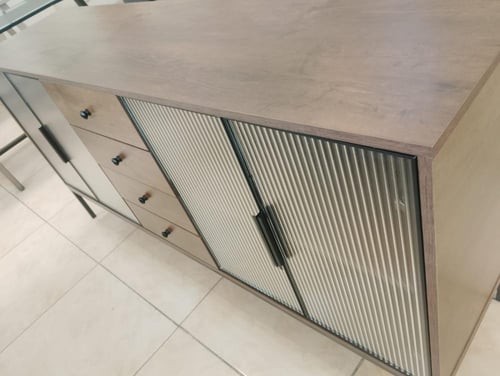 دولاب بوفية بتصميم عملي بألوان مختلفة مقاس 160 سم