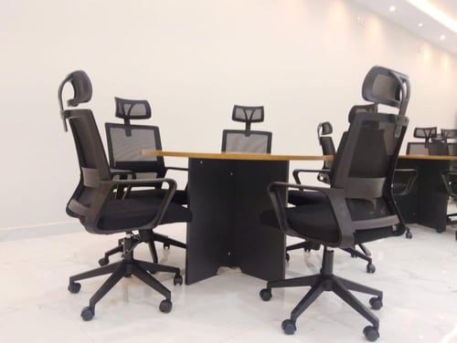 كرسي مكتب مريح وعملي