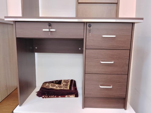 طاولة مكتب عمل بتصميم عملي مقاس 120 سم