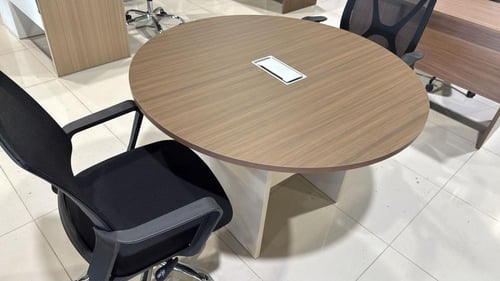 طاوله اجتماعات دائريه بتصميم راقي مقاس 120 سم