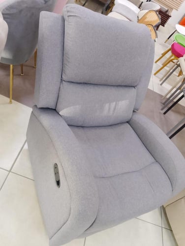 كرسي استرخاء يجمع بين الوظيفة والديكور بألوان مختل...