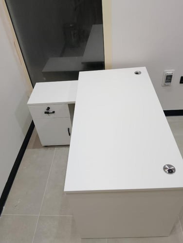 مكتب عمل بتصميم أنيق مقاس 140 سم