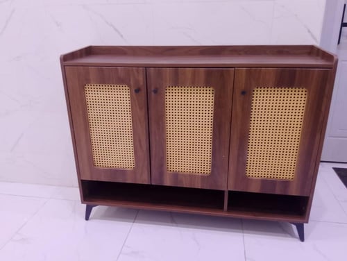 خزانة أحذية عصرية من الخشب والراتان الصناعي