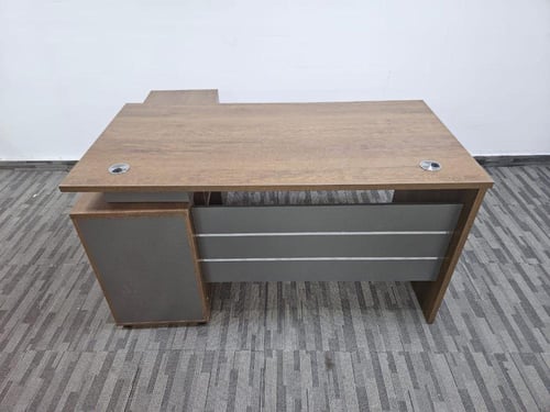 مكتب عمل بتصميم أنيق مقاس 140 سم