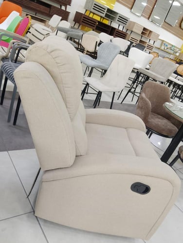 كرسي استرخاء يجمع بين الوظيفة والديكور بألوان مختل...