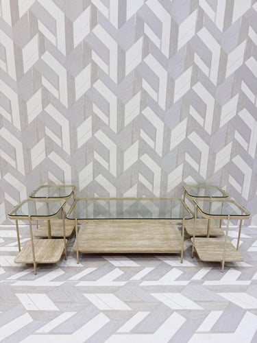 طقم طاولات خدمة زجاج تتميز بلمسة فنيه