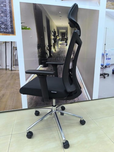 كرسي مكتبي دوار لون اسود