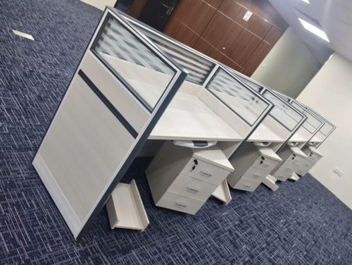 مكتب ورك ستيشن لـ 2 أشخاص تصميم عصري ووظيفي