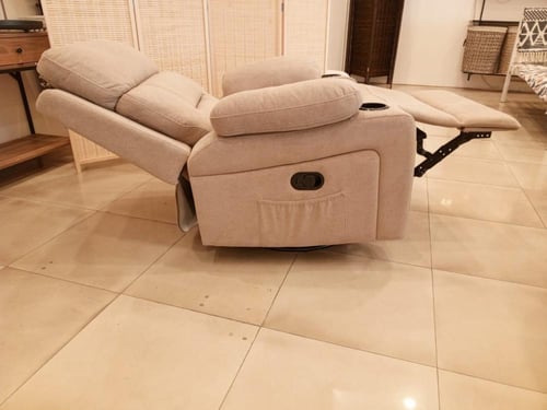 كرسي استرخاء هزاز ودوار فاخر يجمع بين الراحة القصو...