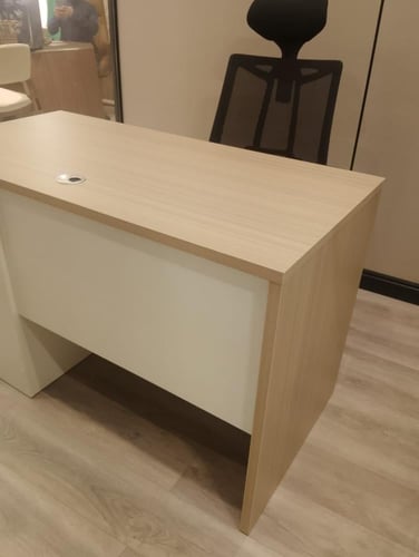 طاوله مكتب بتصميم عملي مقاس 120 سم