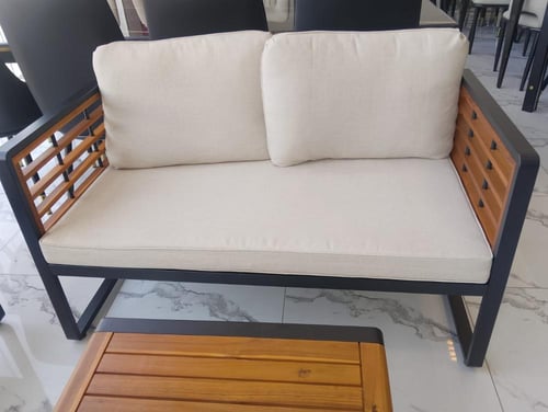 جلسة خارجية فيتنامي بتصميم مودرن