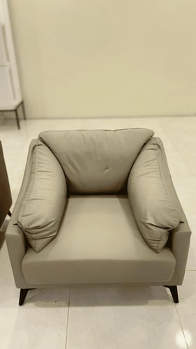 كرسي استقبال مكتبي أنيق وعصري