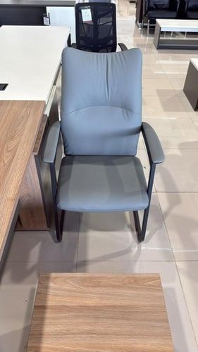 كرسي استقبال مكتبي بتصميم فاخر بألوان مختلفة