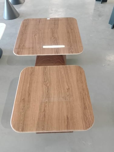 طقم طاولات خدمة بتصميم مربع بلون بني 1+1