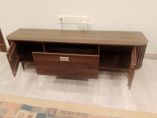 وحدة تلفاز مودرن مقاس 160 سم