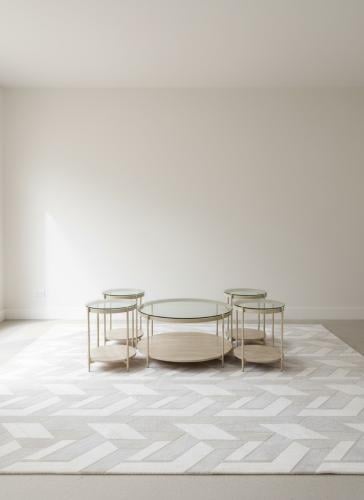 طقم طاولات خدمة زجاج بتصميم دائري