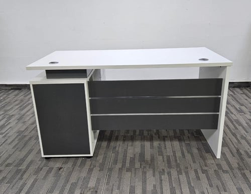 مكتب عمل بتصميم أنيق مقاس 140 سم