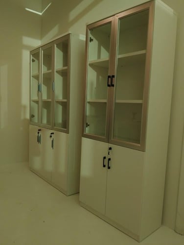 دولاب مكتبي عالي الجودة بتصميم عملي مقاس 80 سم